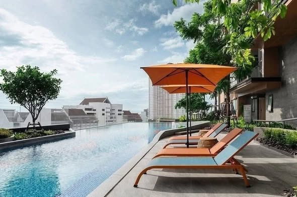 pool of THE BASE Height-Chiang Mai