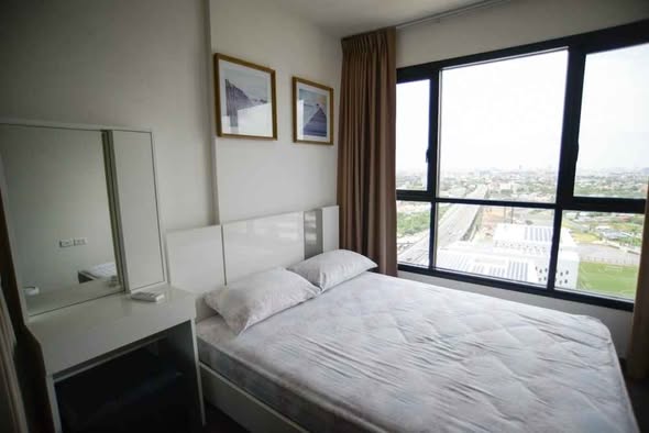 bedroom of The Base Park East
