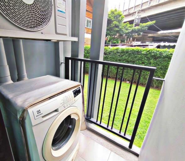 bathroom of THE BASE Park West – Sukhumvit 77