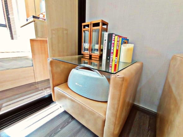 living room of THE BASE Park West – Sukhumvit 77