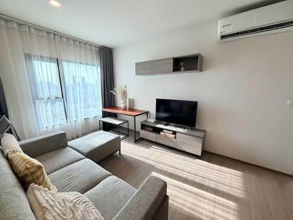 bedroom and living room of THE BASE Phetchaburi-Thonglor เดอะ เบส เพชรบุรี – ทองหล่อ