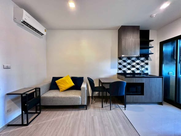 living room of THE BASE Phetchaburi-Thonglor เดอะ เบส เพชรบุรี – ทองหล่อ