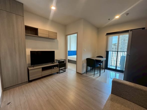 living room and room interior of THE BASE Phetchaburi-Thonglor เดอะ เบส เพชรบุรี – ทองหล่อ