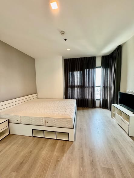 bedroom of THE BASE Phetkasem