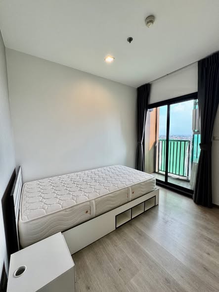 bedroom of THE BASE Phetkasem