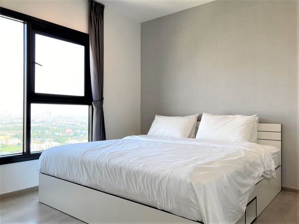 bedroom of THE BASE Phetkasem