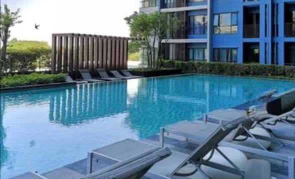 pool of THE BASE Rama 9-Ramkhamhaeng