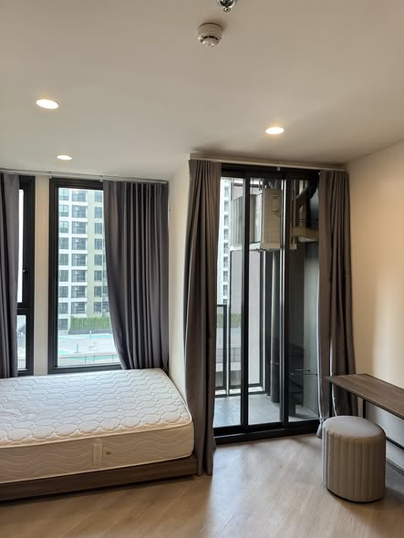 bedroom and room interior of THE BASE Saphanmai