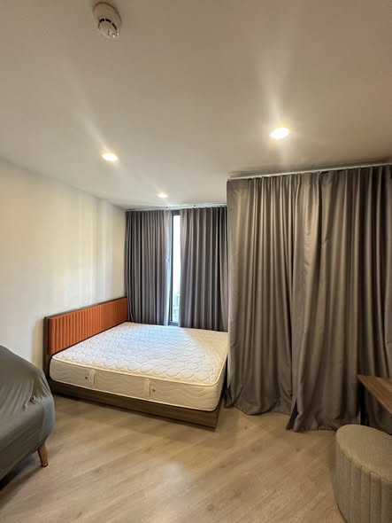 bedroom and room interior of THE BASE Saphanmai