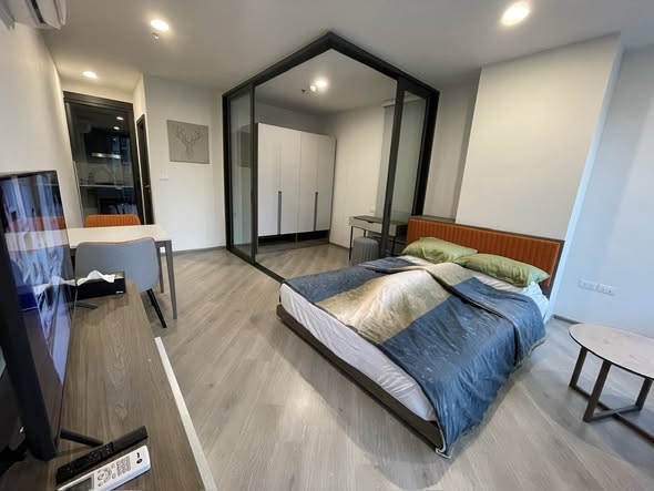 bedroom and room interior of THE BASE Saphanmai