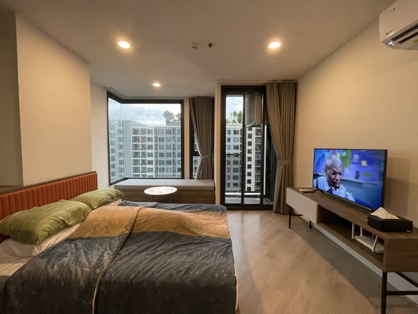living room and bedroom of THE BASE Saphanmai