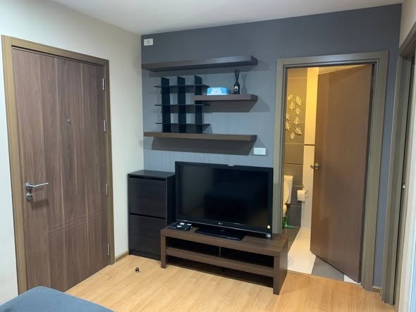 bedroom and room interior of THE BASE Sukhumvit 77