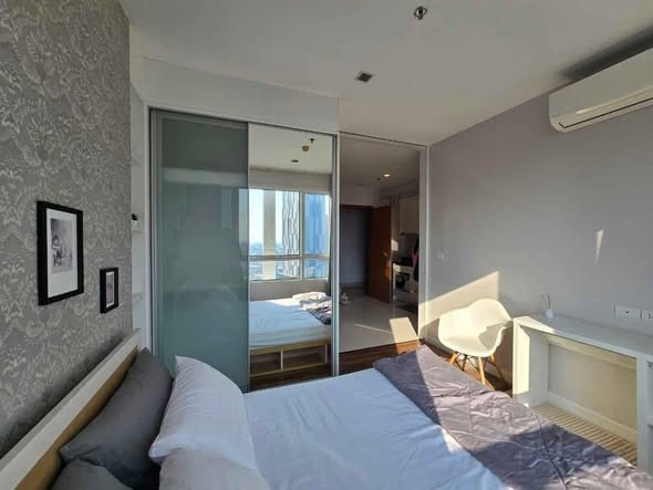 bedroom and room interior of The Bloom Sukhumvit 71