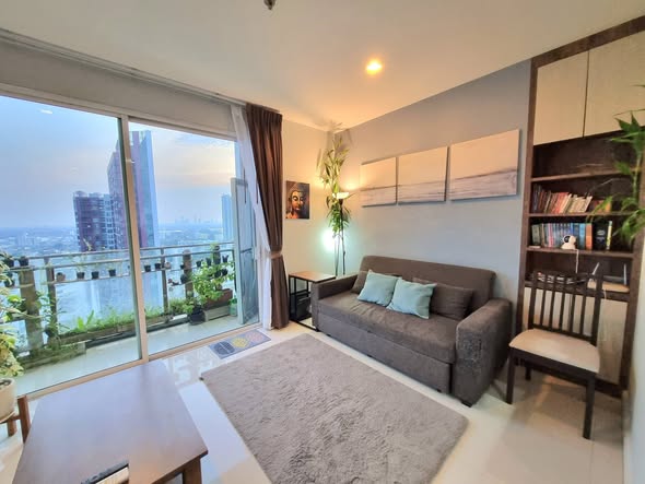 living room and bedroom of The Bloom Sukhumvit 71