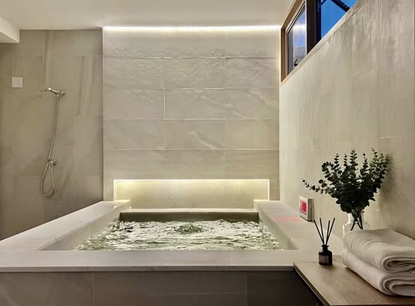 bathroom of The Boulevard Ekkamai