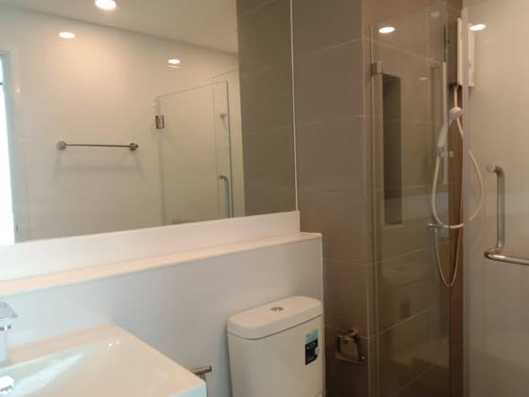 room interior and bathroom of The Clev Riverline Chaophraya – Wong Sawang
