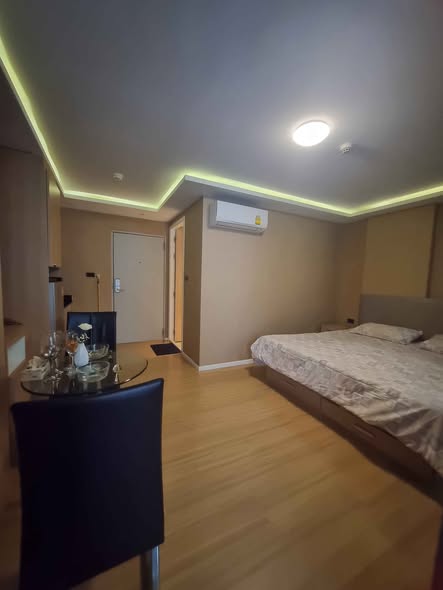 bedroom of The Cloud