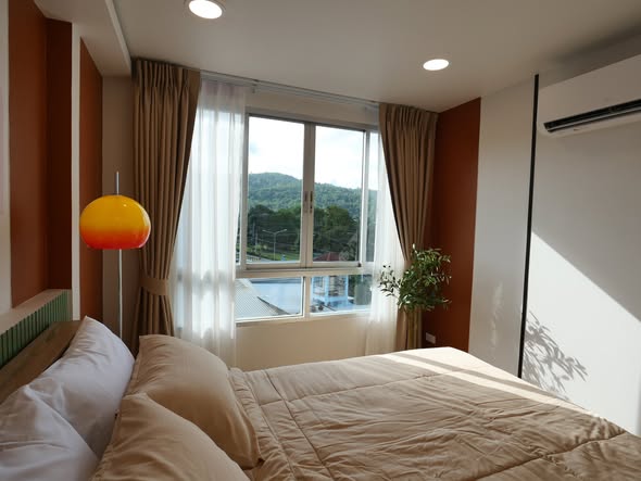 bedroom of The Clover