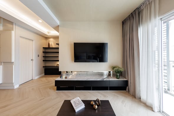 bedroom and living room of The Complete Ratchaprarop
