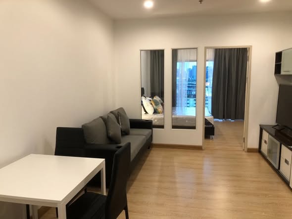 room interior of The Complete Ratchaprarop