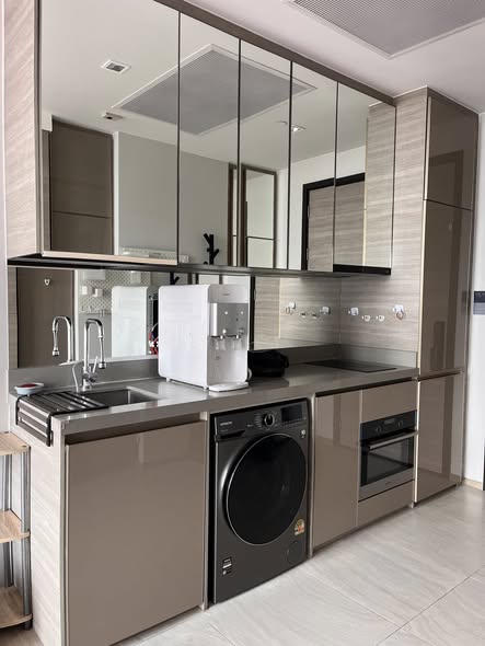 bathroom of The Crest Park Residences