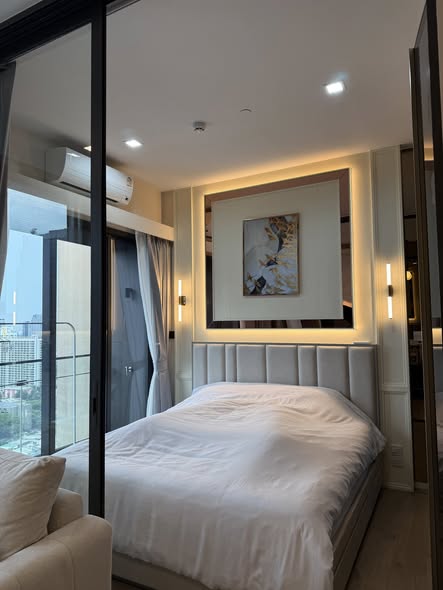 bedroom of The Crest Park Residences
