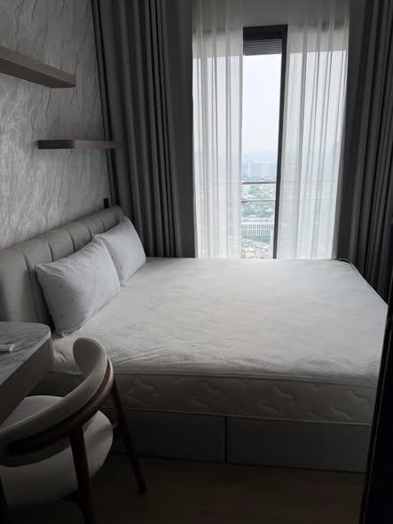 bedroom of The Crest Park Residences