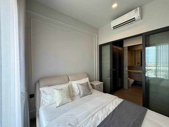 bedroom and room interior of The Crest Park Residences