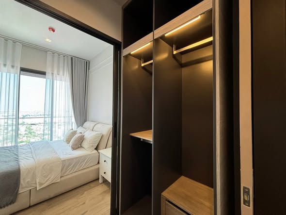 bedroom and room interior of The Crest Park Residences