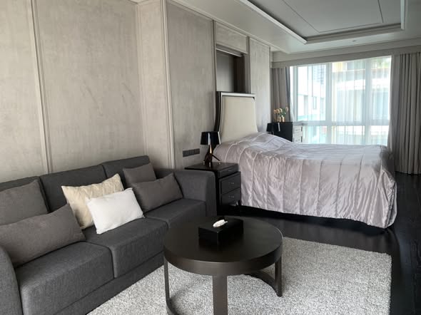 bedroom of The Crest Sukhumvit 24