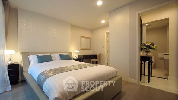 bedroom of The Crest Sukhumvit 24