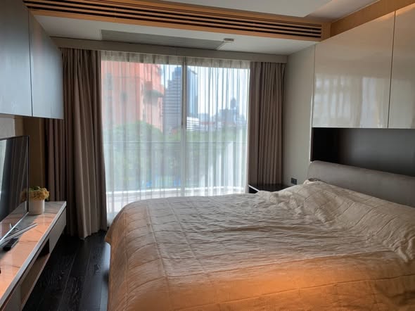 bedroom of The Crest Sukhumvit 24