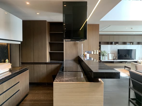 kitchen of The Crest Sukhumvit 24