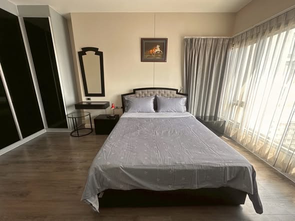 bedroom of The Crest Sukhumvit 34