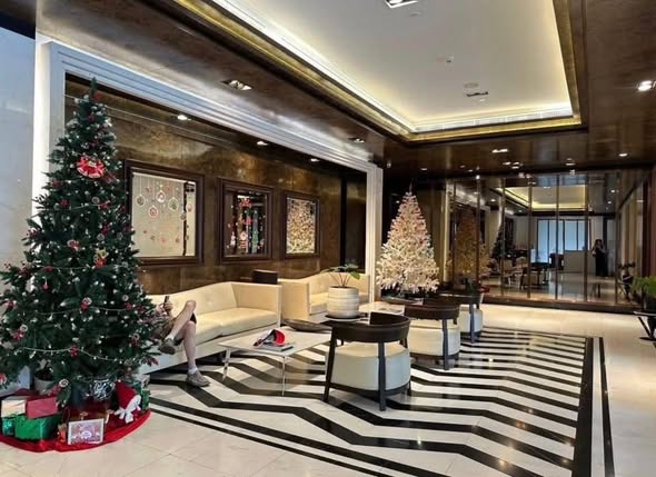 living room of The Crest Sukhumvit 34