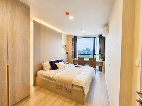 bedroom of THE CROWN Residences