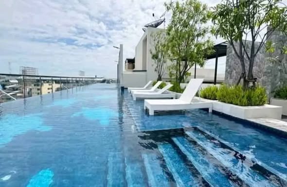 pool of The cube south Chaeng Watthana