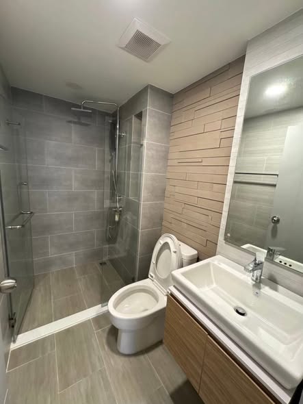 room interior and bathroom of The cube south Chaeng Watthana