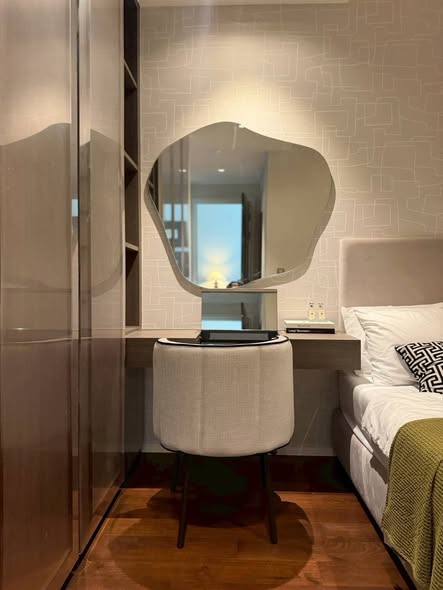 bathroom of The Diplomat 39