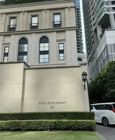 The Diplomat 39