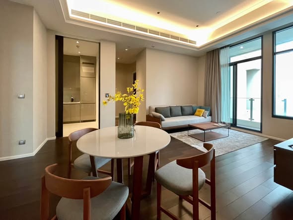 living room and room interior of The Diplomat 39