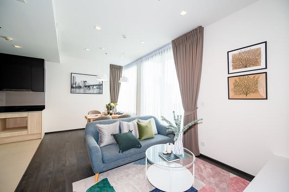 bedroom and living room of The Edge Sukhumvit 23