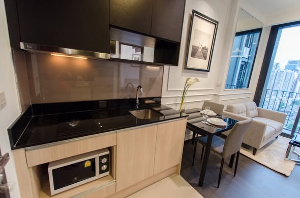 kitchen of The Edge Sukhumvit 23