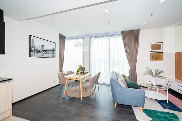 living room of The Edge Sukhumvit 23