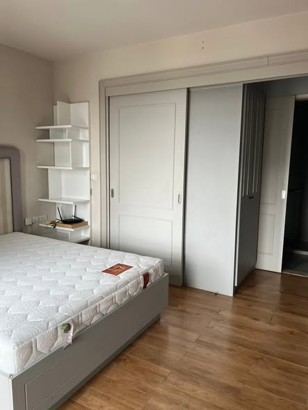 bedroom of The Editor Saphan Khwai