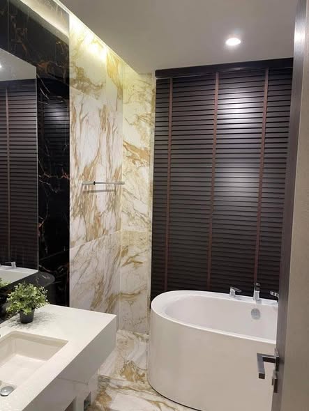 bathroom of The Eight Chatuchak Ratchada Private Luxury Home