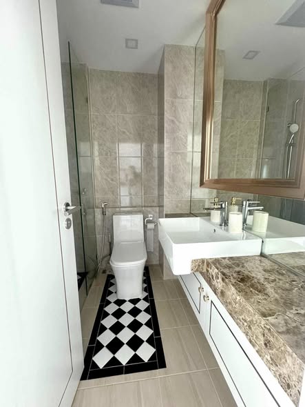 bathroom of The Empire Tower Pattaya ดิ เอ็มไพร์ ทาวเวอร์ พัทยา