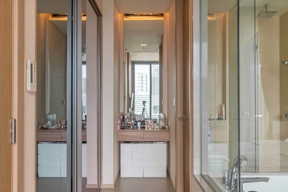 room interior and bathroom of THE ESSE ASOKE