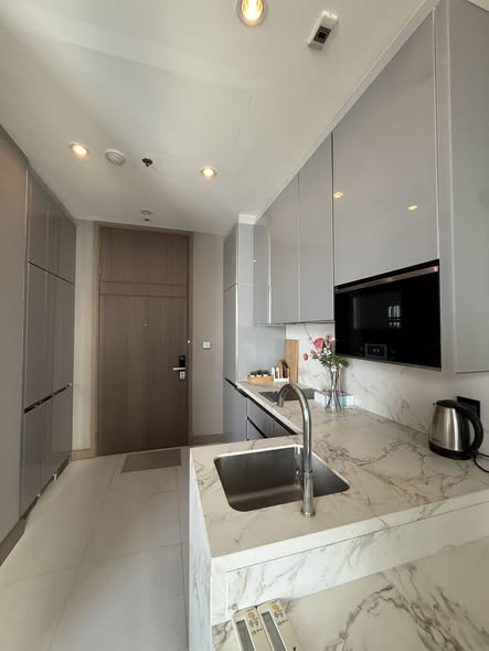 bathroom and kitchen of THE ESSE at SINGHA COMPLEX