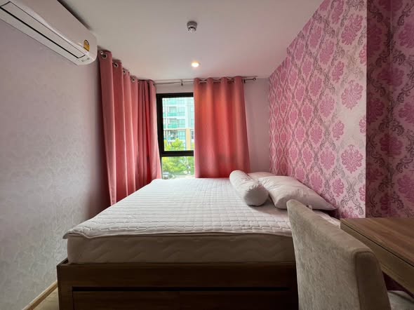 bedroom of The Excel Hideaway Sukhumvit 50
